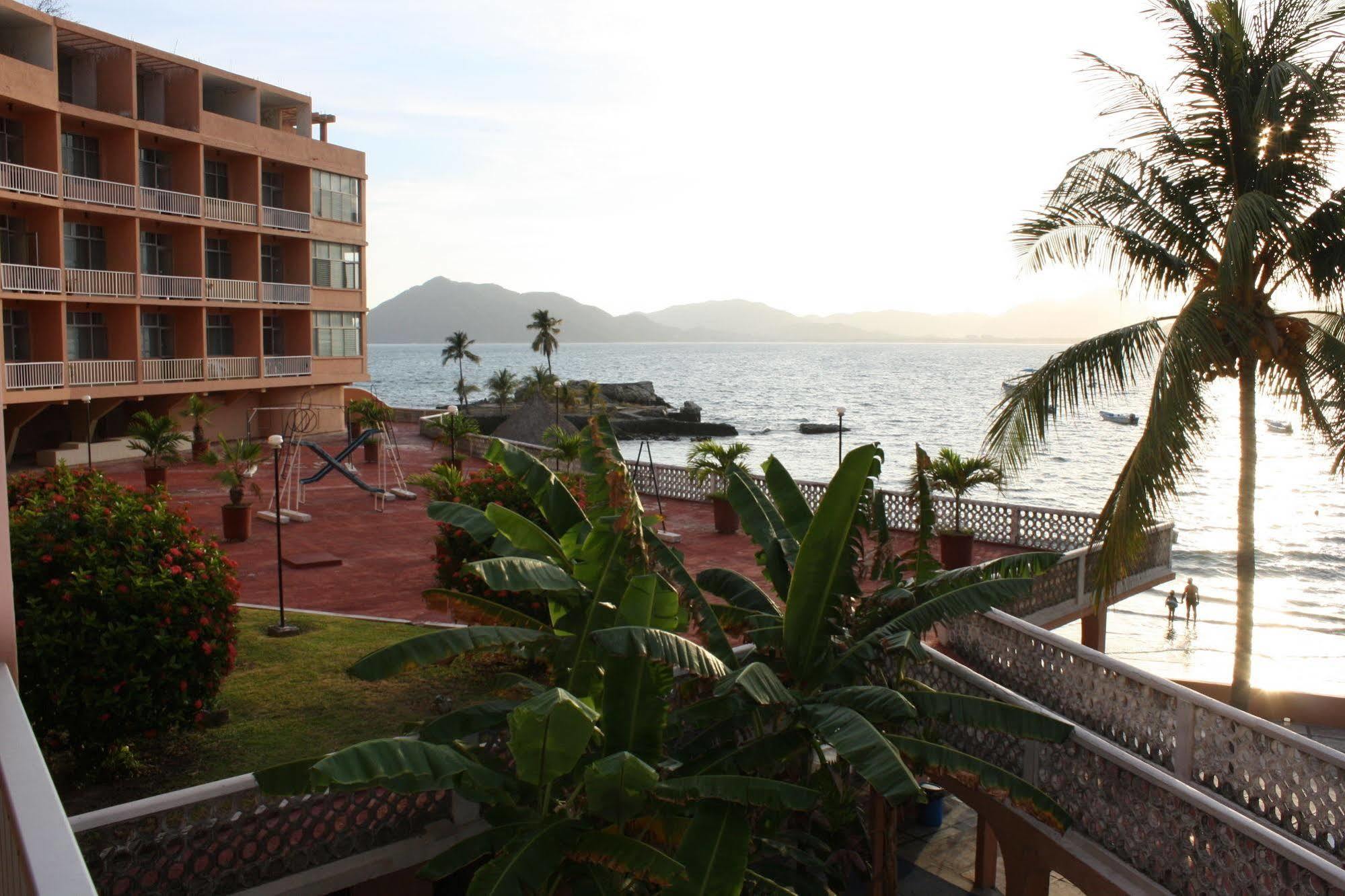 Playa De Santiago Hotel Манзанило Екстериор снимка